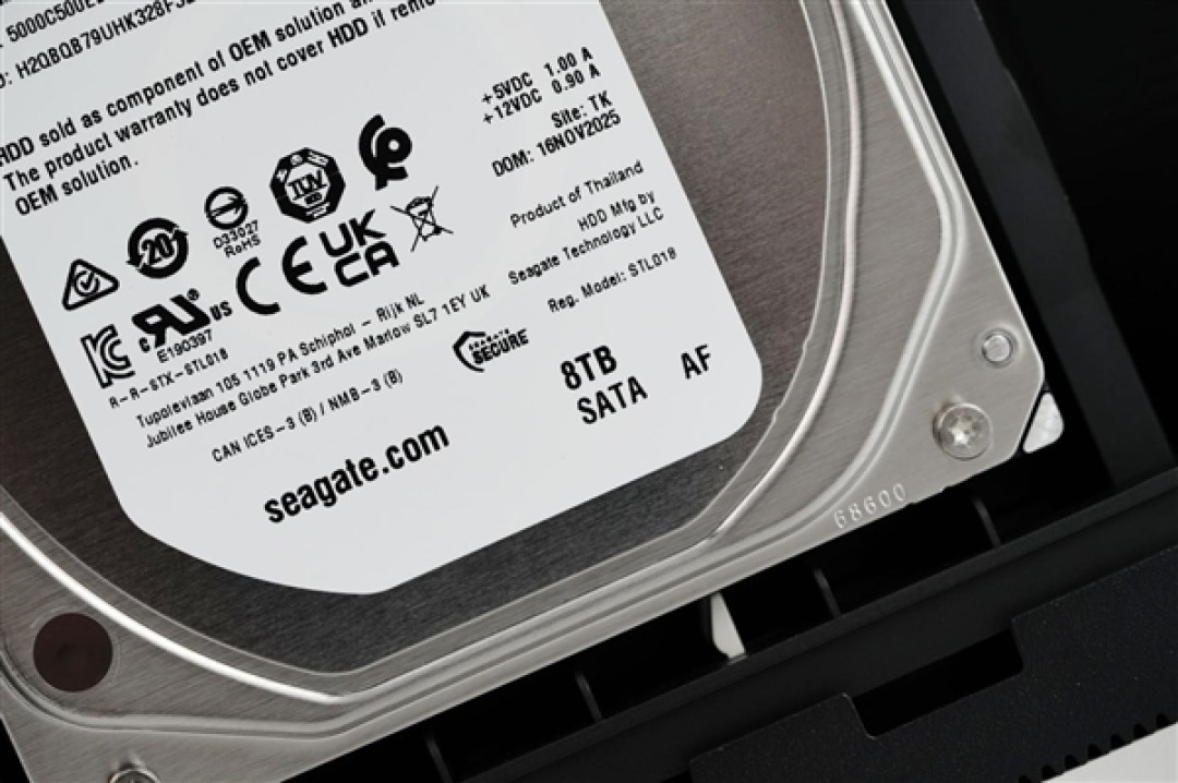 8盘位大肚能容!雷孜LaCie 8big Pro5 64TB外置硬盘图赏