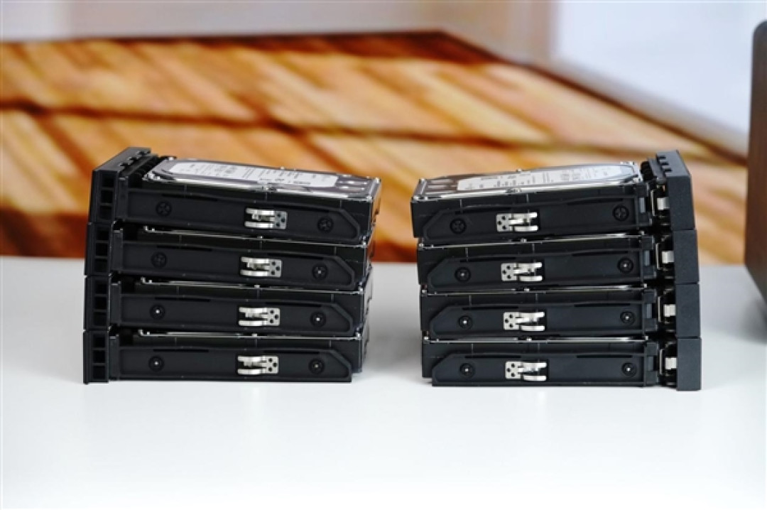 8盘位大肚能容!雷孜LaCie 8big Pro5 64TB外置硬盘图赏