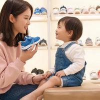 孩子学步期，选择品牌学步鞋是在交智商税吗？