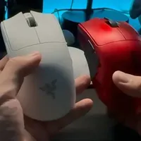 雷蛇毒蝰V4 Pro评测：轻量化升级与性能补全