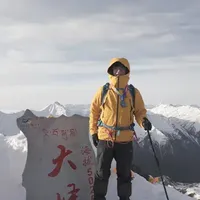 4月30日成功登顶四姑娘山大峰