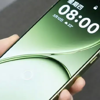 内行人推荐：目前这4款手机“最值得”跟风买，性价比真的很高