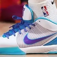 【NBA每日上脚】即将市售的Kobe 4，能超越老版选秀日吗？