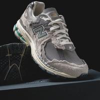 New Balance 2002R持续热销至2026春夏：联名稀缺性、产品舒适性与消费理性化共推市场热度