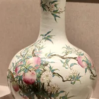 故宫博物院｜乾隆粉彩九桃纹天球瓶｜陶瓷馆