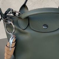 Longchamp最火饺子包根本不适合通勤？实测拆解三大隐藏短板