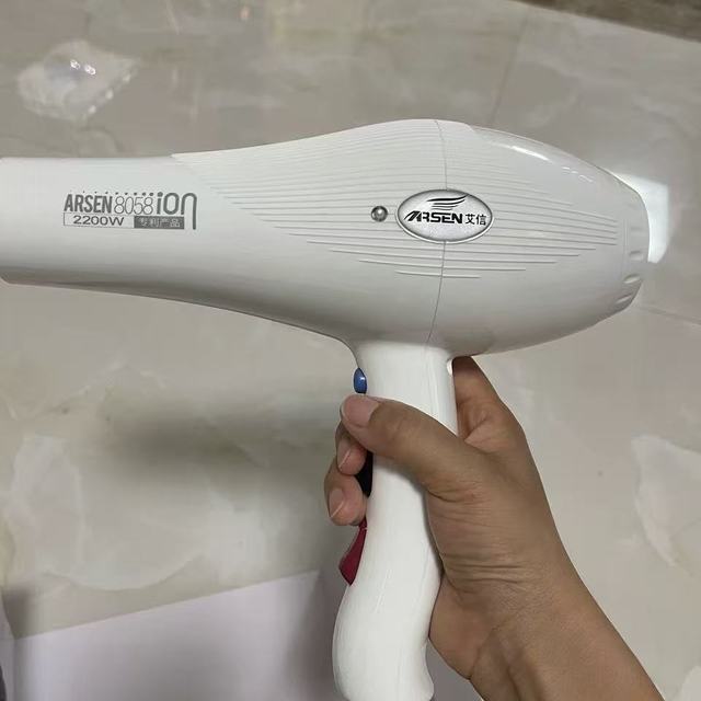 谁懂啊！理发店同款艾信 8058 吹风机太香了✨
