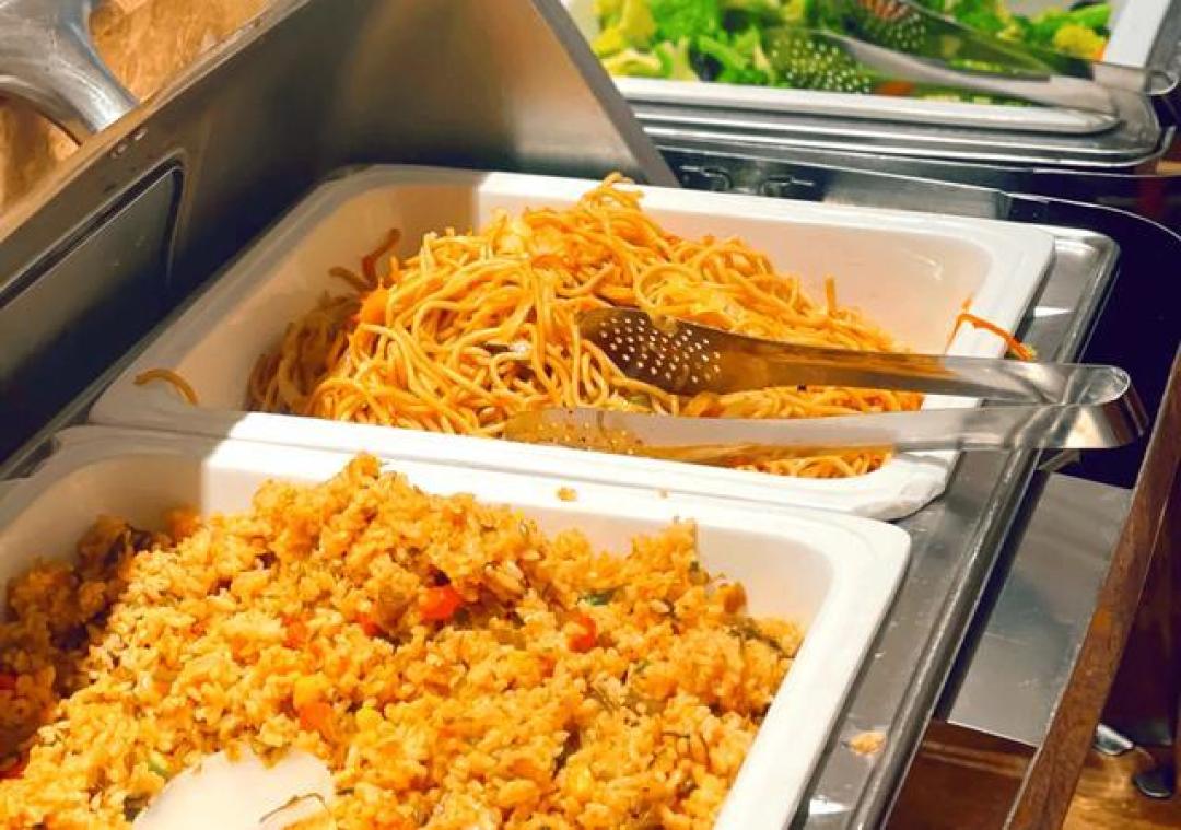 1300日元鸡翅自助,男子欲吃回本,结果揭开了自助餐的扎心真相