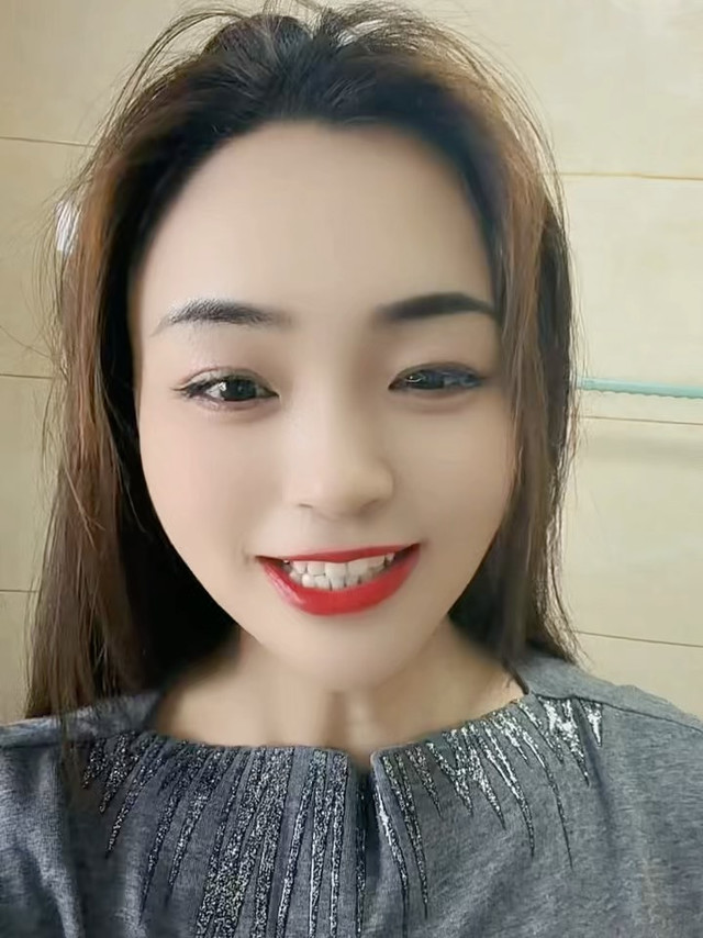 学生党狂喜！几十块的菲诗倩粉底液，居然撑起我的伪素颜奶油肌！