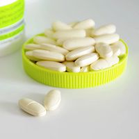 护肝片和褪黑素根本不是一回事：熬夜党别再吃错了