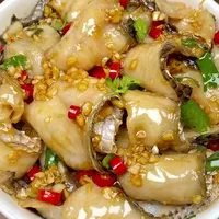鱼肉的十五种家常神仙做法:蒜香、糖醋与红烧全解析