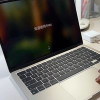 两万块的MacBook Air，AI能力还不如三千块安卓机？