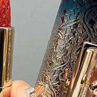 花西子雕花口红，颜值与实力的双向奔赴