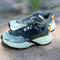 HOKA缓震强但怕滑坡，萨洛蒙稳抓地却磨脚？选错一双户外鞋真能毁掉整趟行程