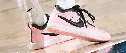 【WNBA每日上脚】布克2最美配色是淡粉？韩旭同款奥莱300随便买！