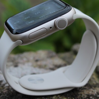 iPhone用户闭眼入Apple Watch SE 3？它把基础健康功能做稳了，但别指望它救命