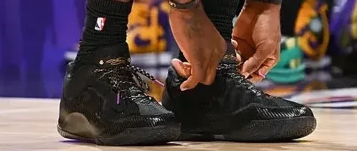 【NBA每日上脚】蒙面暴君谢幕！詹皇最后一场季后赛打完了？