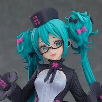 眼镜初音啊～～～～～～～良笑社 POP UP PARADE 初音未来 眼镜 × 咖啡厅 Ver.