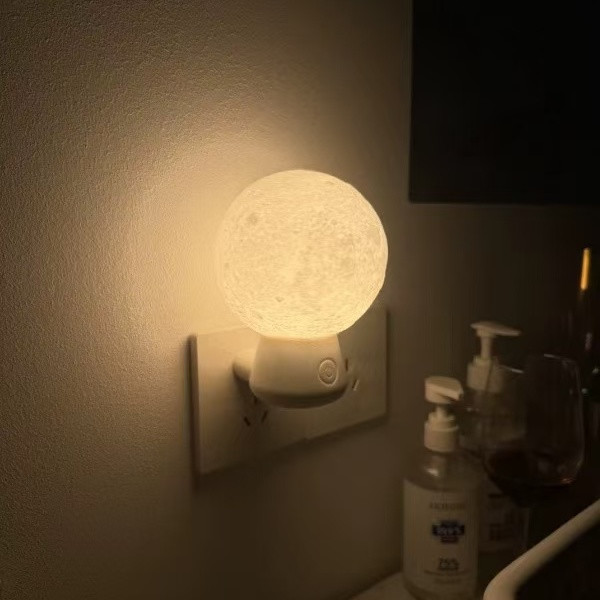欣朵月球小夜灯｜把月光搬进卧室，娃安睡我省心✨