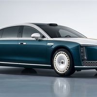 余承东：尊界S800连续8个月稳坐70万以上超豪华轿车榜首