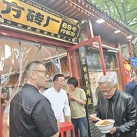 黄仁勋打卡的炸酱面馆，凭什么火了30年？