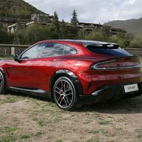 小米YU7 GT 5月底发布，千匹马力纯血GT实车已进店