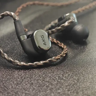AKG N5005：留着不是好听是提醒什么叫垃圾