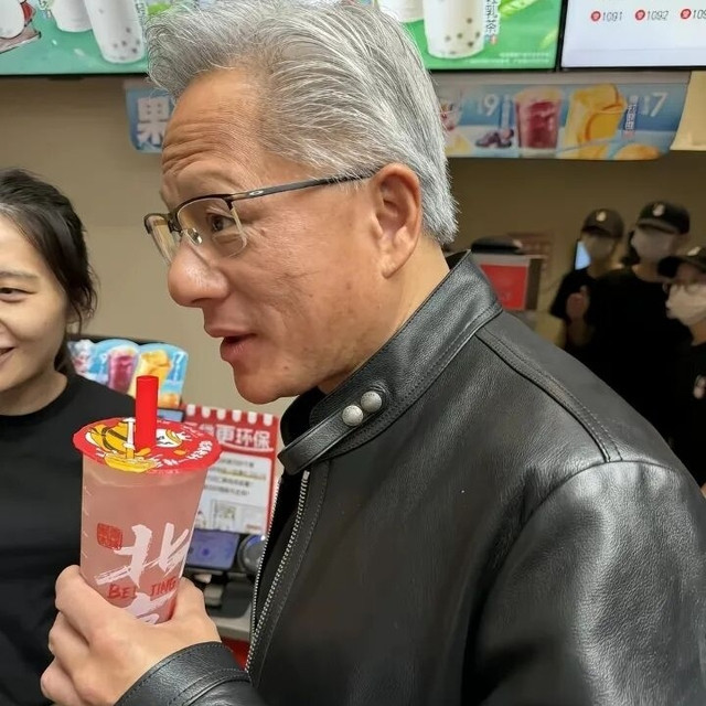 7块钱喝上老黄同款，蜜雪冰城赢麻了！