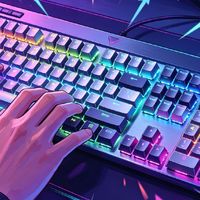 机械键盘轴体手感实测：红轴vs茶轴vs银轴 打字游戏体验对比