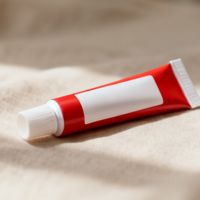 红霉素软膏正确用法:这些情况能用,这些千万别涂