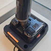 米家无线吸尘器4，蓝光显尘+230W大吸力超省心