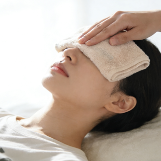 45℃以上热敷伤眼!这3个选购标准帮你避开高危眼部按摩仪