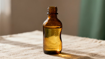 精油保存秘诀：为什么一定要用深色玻璃瓶？