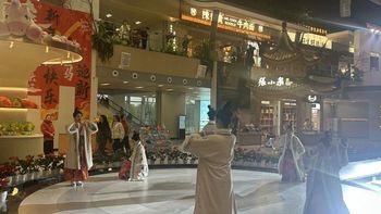 传统舞服太束缚？汉元素改良款真能兼顾文化韵味与舞蹈自由