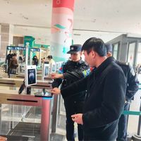 普通人抢不到故宫门票？揭秘黄牛代抢背后的供需困局与破局之道