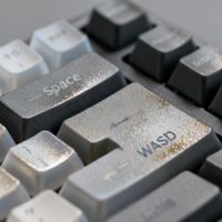 ikbc F108的PBT键帽三个月就打油？别被“高耐磨”宣传骗了