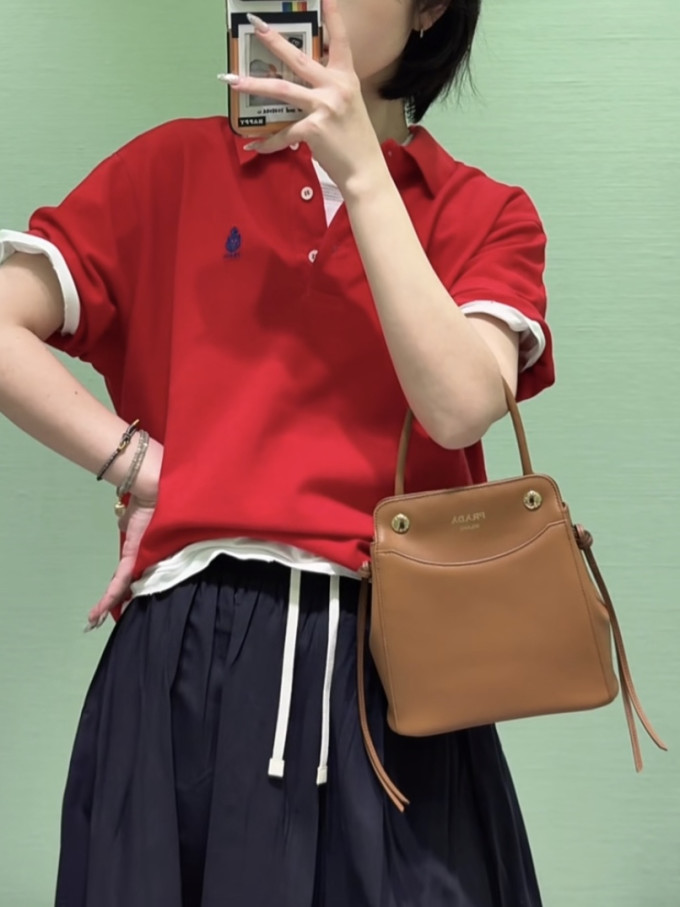 普拉达女士单肩包