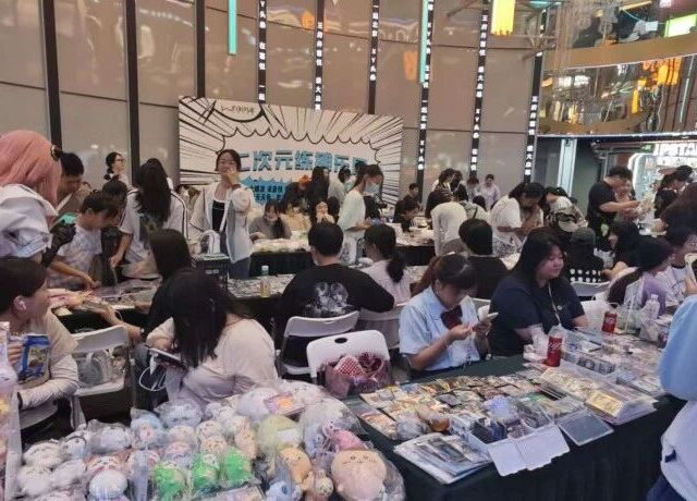 限量不是防黄牛，是制造稀缺感：高溢价求购背后的消费逻辑
