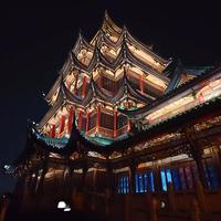 Action 5 Pro夜拍够用吗？城市有光场景完全能打，纯黑环境别强求