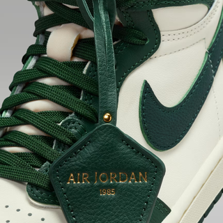 AJ1真能暴走两万步？41年没变的脚感，劝你别拿它当通勤鞋