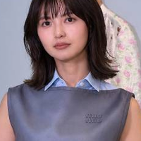 斋藤飞鸟、张元英带头穿 “外穿内裤”，露边才算潮，一条卖151万