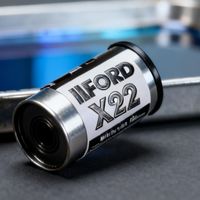 伊尔福XP2用E-6工艺冲扫，真能平替重生蓝吗？
