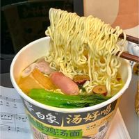 2.38元的白象面，便宜背后藏着什么？