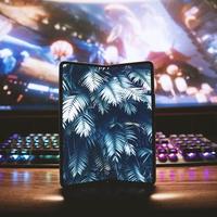 Mate X6抗摔超直板机，但修一次够买台红米