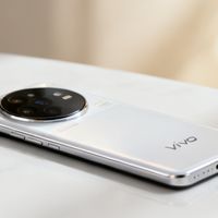 vivo X100能取代入门单反拍人像？别急，先看它在逆光和弱光下能不能跟上孩子跑