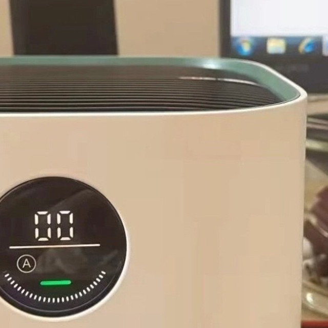 空气堡 KJ60F-P1 桌面净化器 —— 打工人的「工位续命舱」