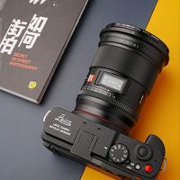 扫街镜头选24-50mm还是20-70mm？轻便大光圈党闭眼入前者，广角长焦刚需选后者