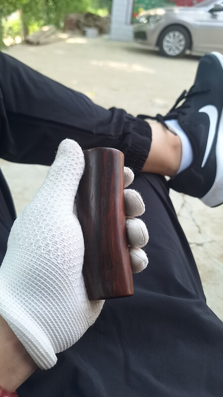 黑白款运动鞋，通勤轻运动两不误