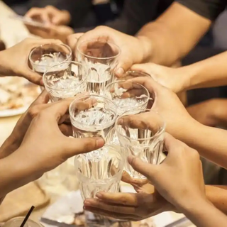 别再随意选白酒，盘点8款经典口粮白酒，家常小酌宴请亲友都适宜