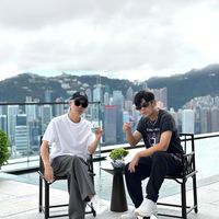 Stan Smith脚感偏硬？别被“踩屎感”误导，它赢在克制与真实